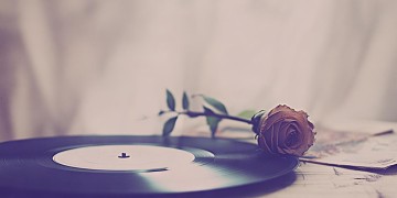 记忆中我爱过你究竟是什么歌？