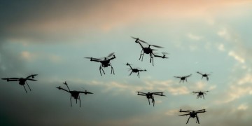 无人机表演时放的歌究竟是什么？