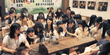 民族秋光冷画屏究竟出自哪首歌？
