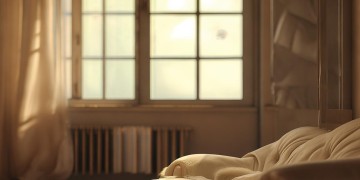 我抱着母亲哭这句歌词出自哪首歌？