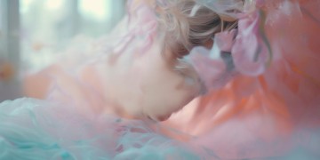 小哥哥的容颜出自哪首歌？