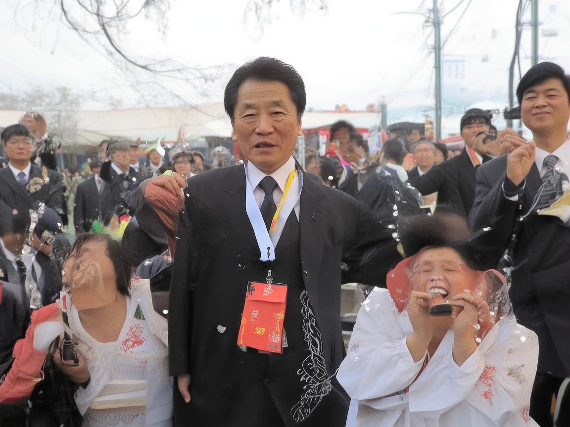 藏语翻唱的〈爱的故事〉究竟是哪首歌? 藏语翻唱的〈爱的故事〉究竟是哪首歌?